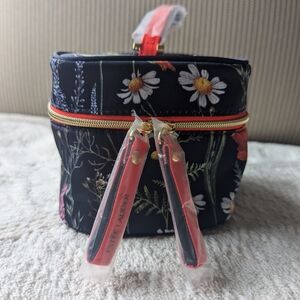 Estee Lauder Makeup Bag